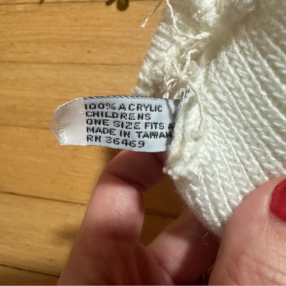 2/$10 Sale! White Infant Knit Hat Size Infant One Size - Picture 4 of 4